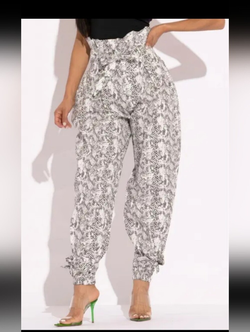 High-Waist Snake Print Jogger Pants - White/Grey